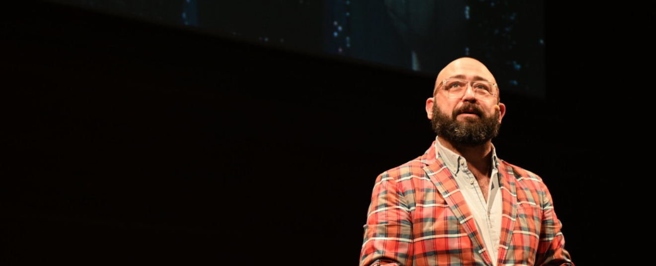 Here's a great example of an engaging LinkedIn micro-story